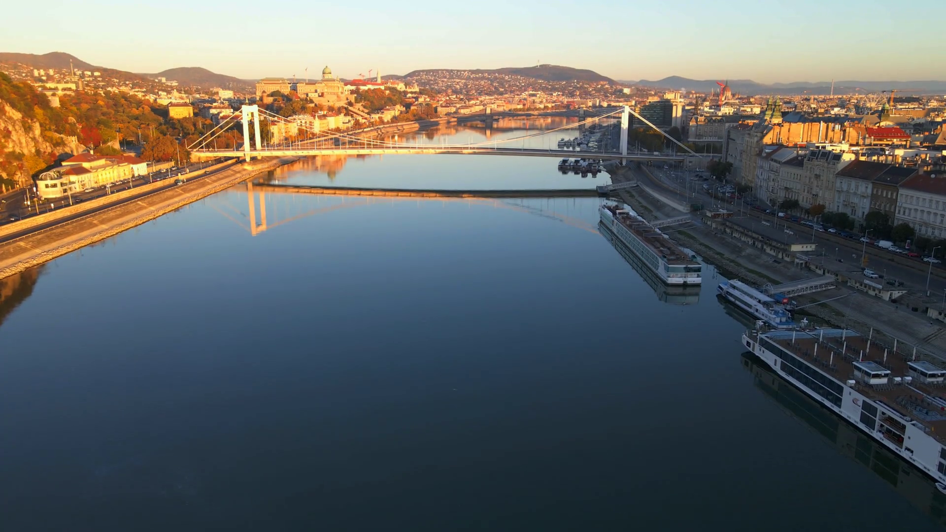 The Elisabeth Bridge Is Reflected In River Stock Footage SBV-346881128 ...