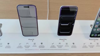 Arrangement of newest iPhone at Apple Store 4k
