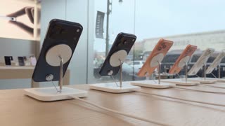 iPhone 17 on display at Apple Store 4k