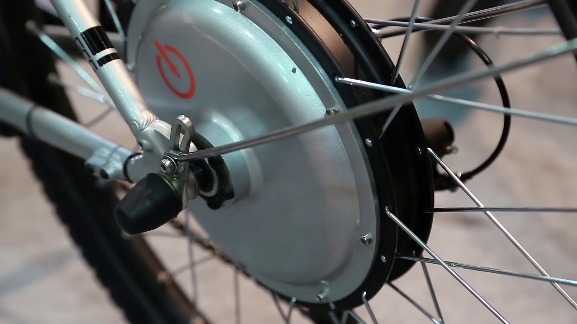 Bicycle electric wheel. Electric wheel for city bicycle Stock Video