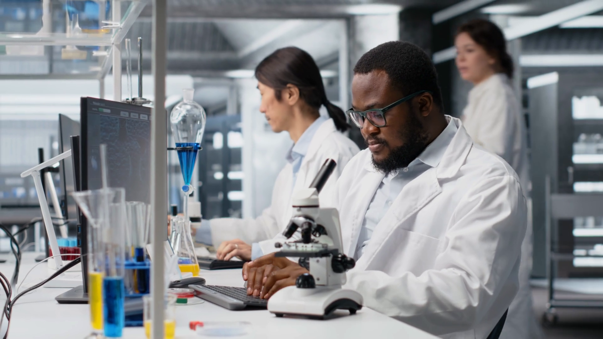 Laboratory Scientist Using Computer To Stock Footage SBV-353106759 ...