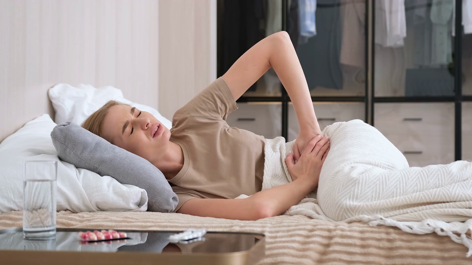 What Happens When You Take Pills On An Empty Stomach?