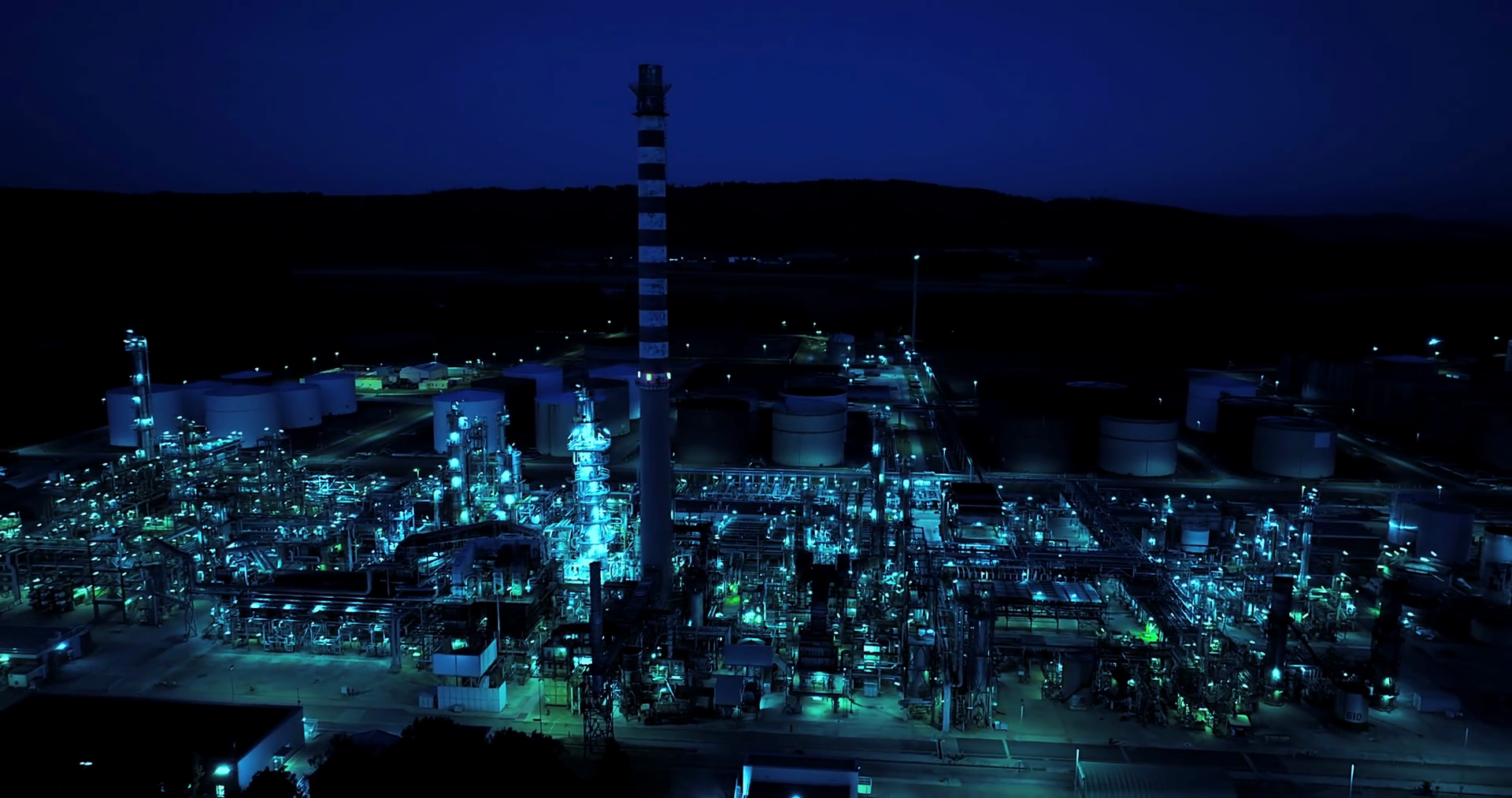 Night View Of Industrial Oil Refinery With Stock Footage SBV-351709783 ...