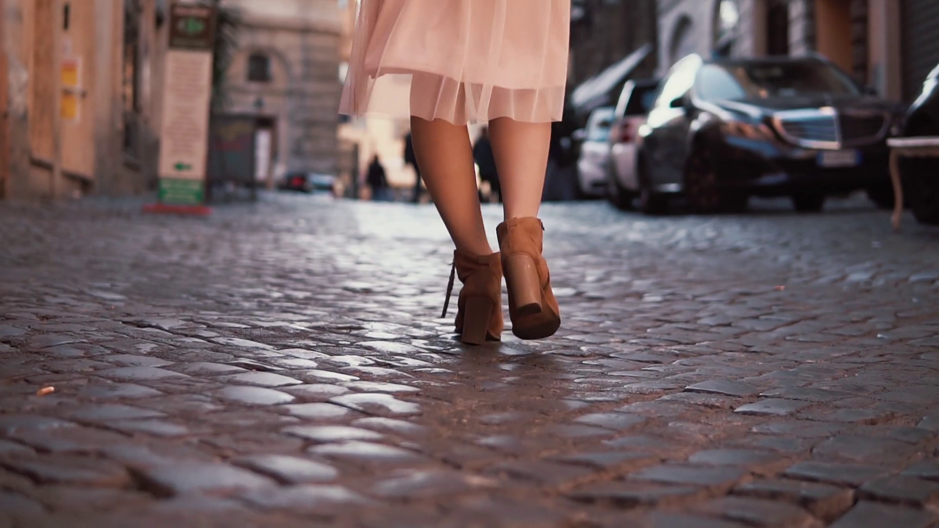 walking shoes for cobblestone streets