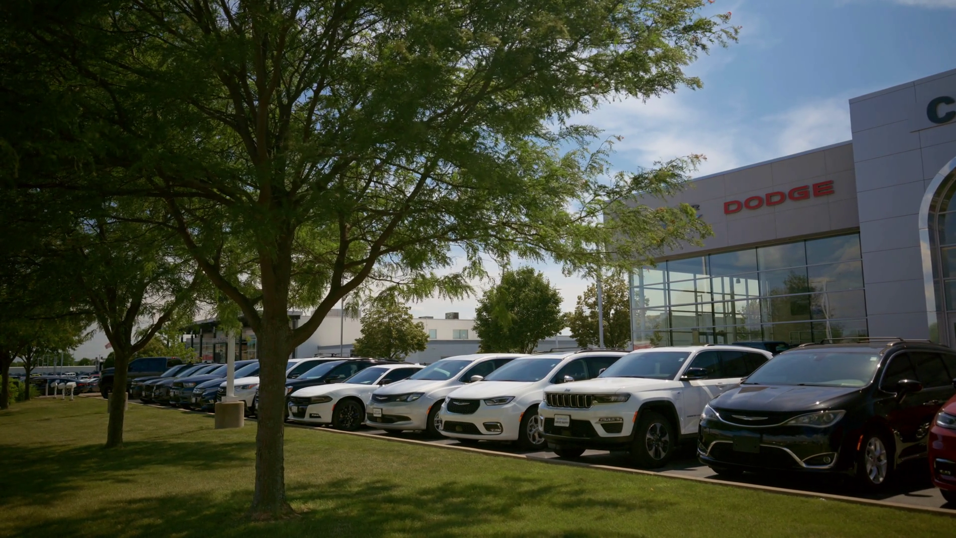 The Building Of Chrysler Jeep Dodge Ram Stock Footage SBV-352400199 ...