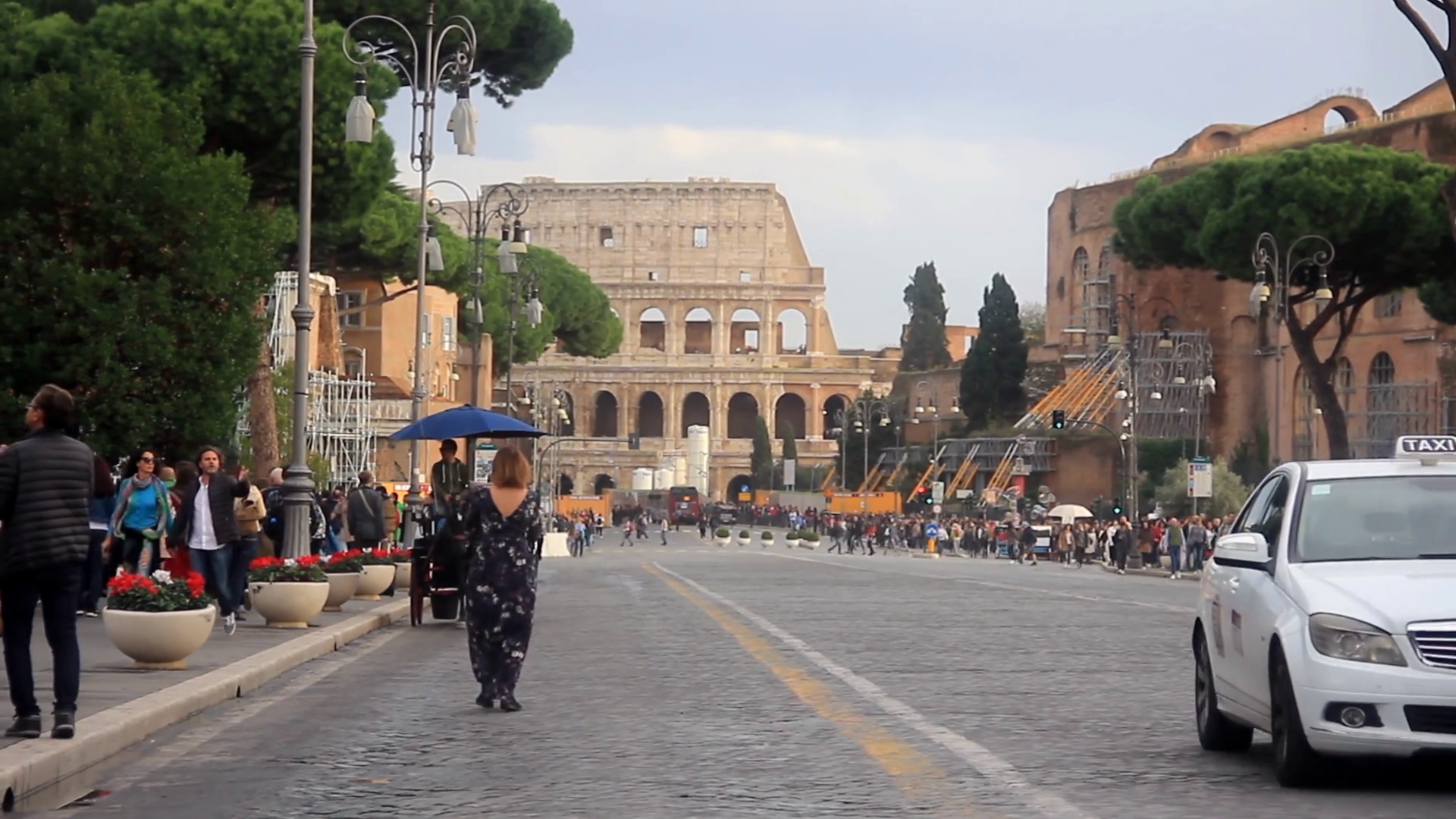 Rome Italy 2024: Busy Street Scene With Stock Footage SBV-352340551 ...
