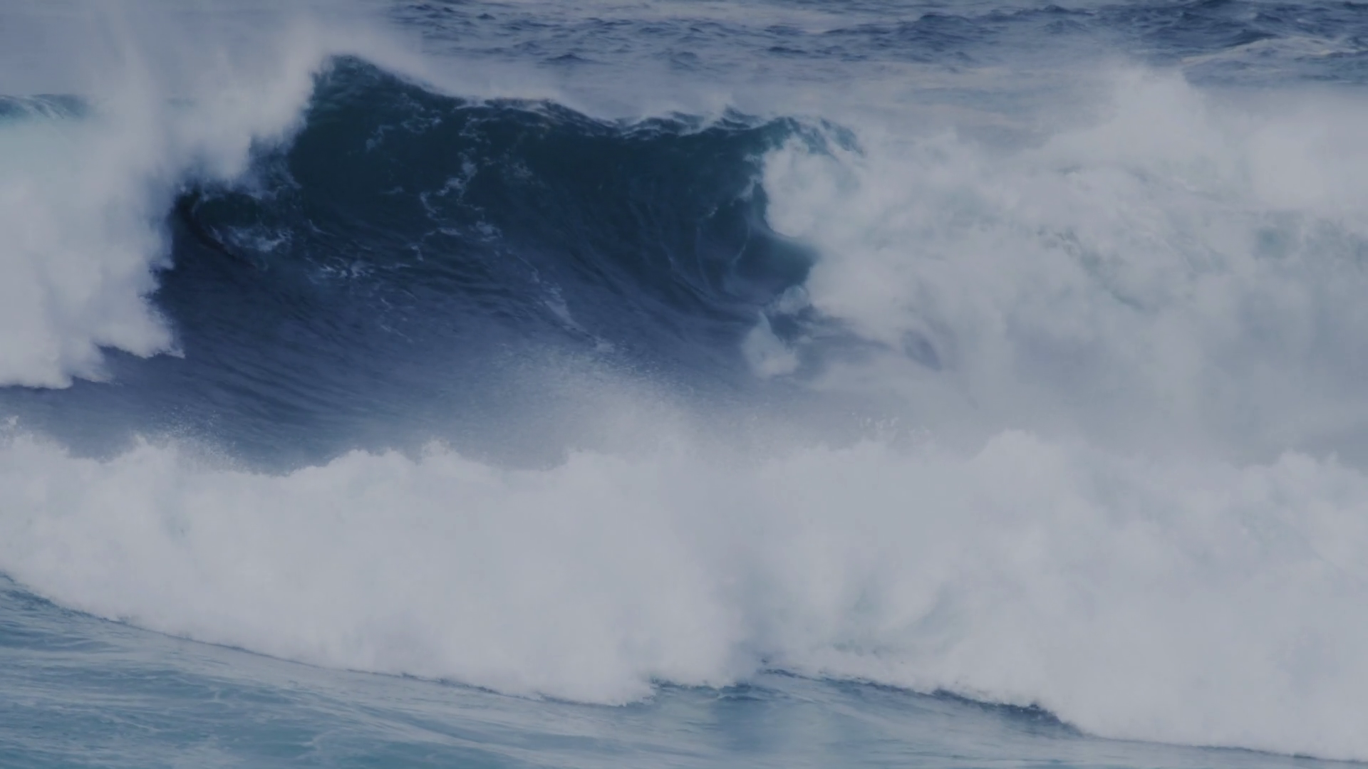 Large Crashing Waves In Sydney Australia Stock Footage SBV-351747078 ...