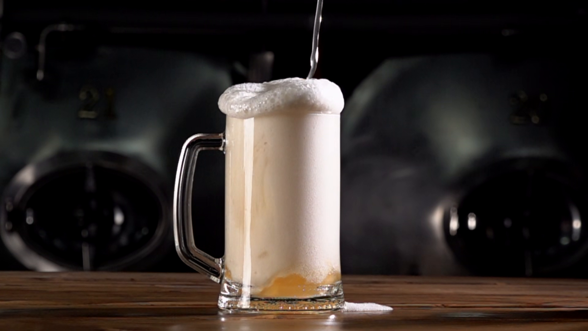 High Speed Craft Beer Pour At 1000 Fps Stock Footage SBV-353556831 ...