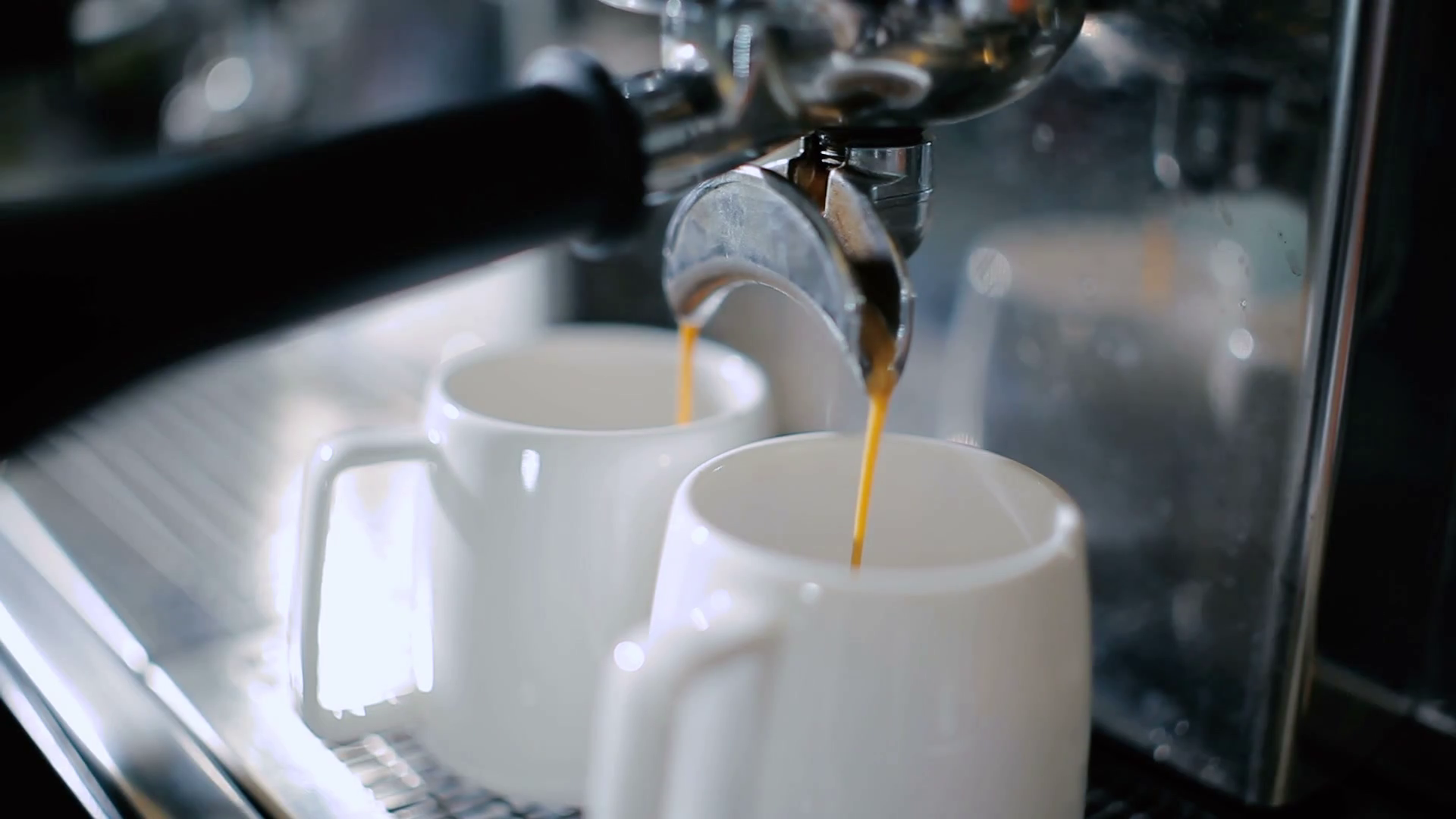 The appliance drains the coffee in white mug Stock Video Footage