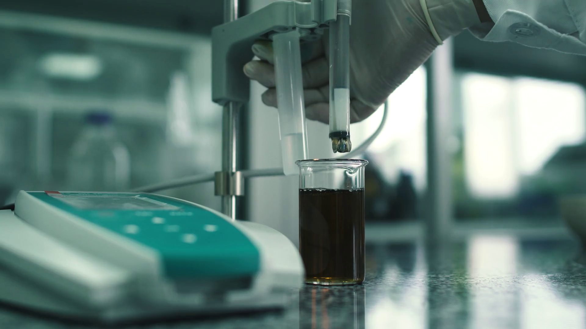 Process of chemical treatment of the drug in the laboratory Stock Video