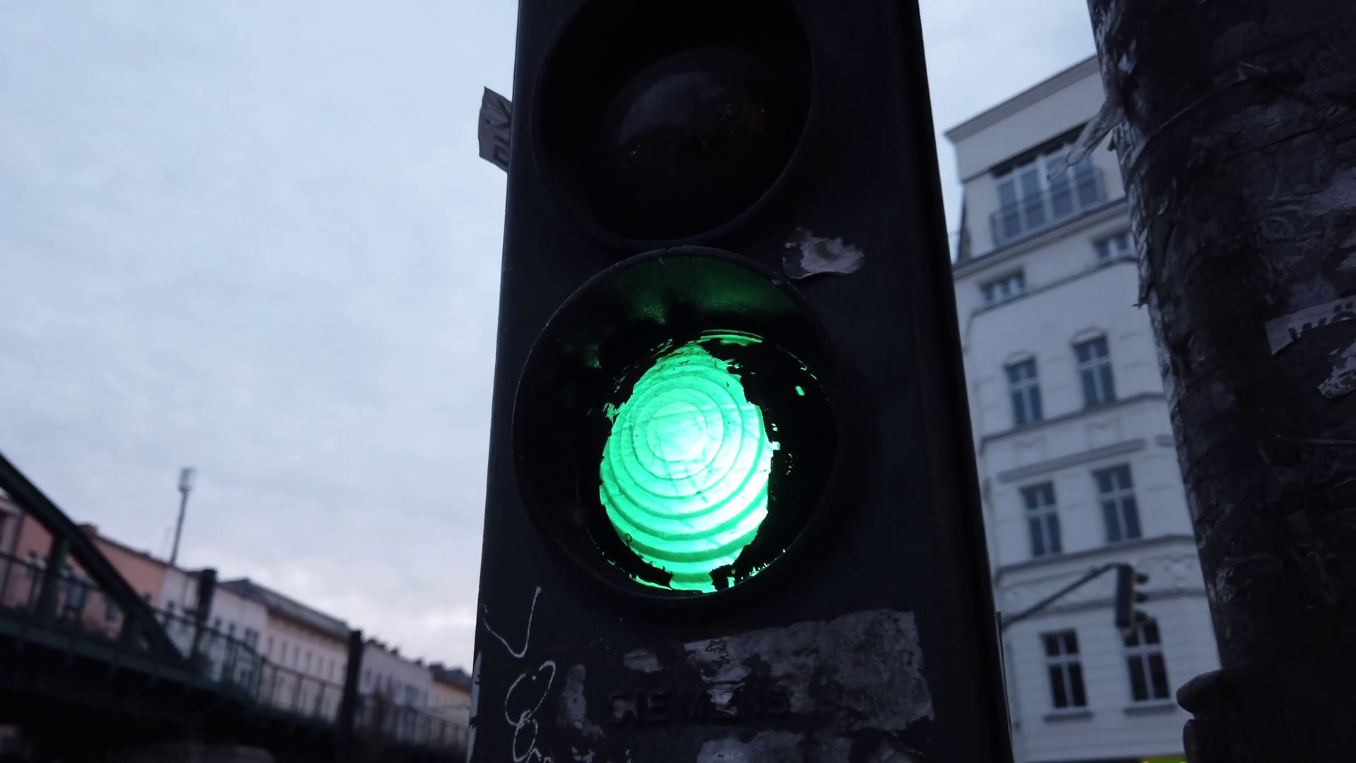 Green traffic light turns red Stock Video Footage 0006 SBV338161069