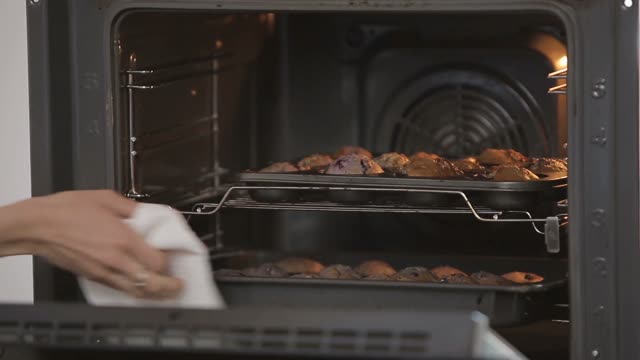 Cake Rising In The Oven Stock Footage: Royalty-Free Video Clips ...