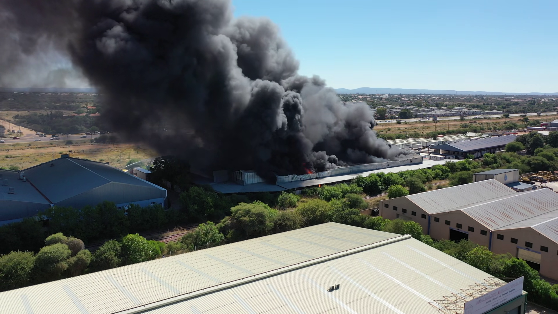 Major Industrial Blaze Huge Factory Fire Stock Footage SBV-353551731 ...