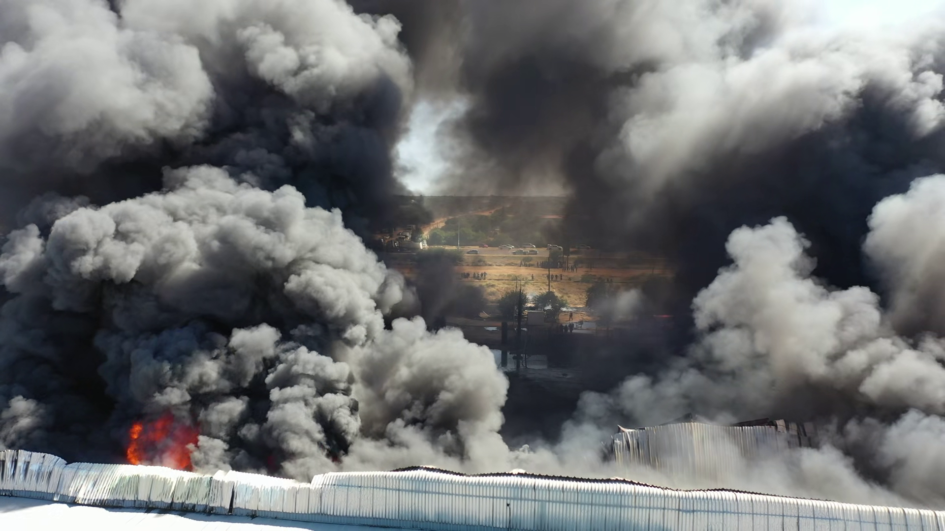 Major Industrial Blaze Huge Factory Fire Stock Footage SBV-353550341 ...