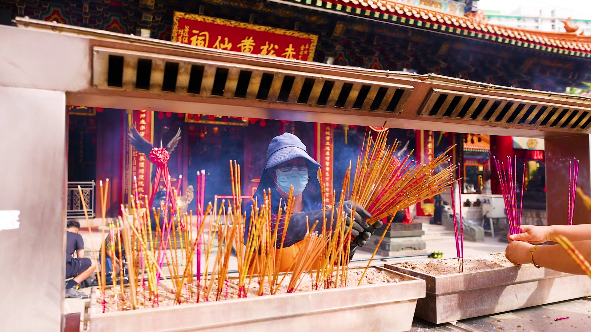 Incense Ritual At Wong Tai Sin Temple Stock Footage SBV-352667168 ...