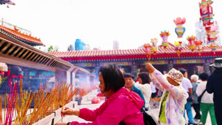 Worship at Wong Tai Sin Temple