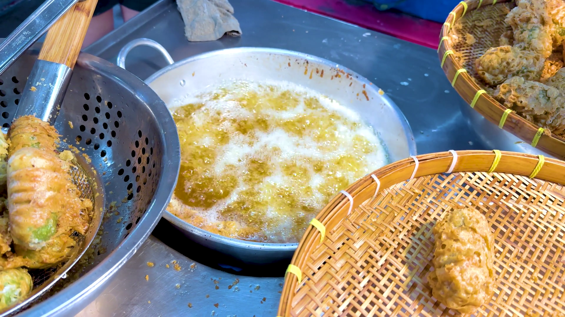 Deep Fried Rice At Bangkok Floating Market Stock Footage SBV-352562740 ...