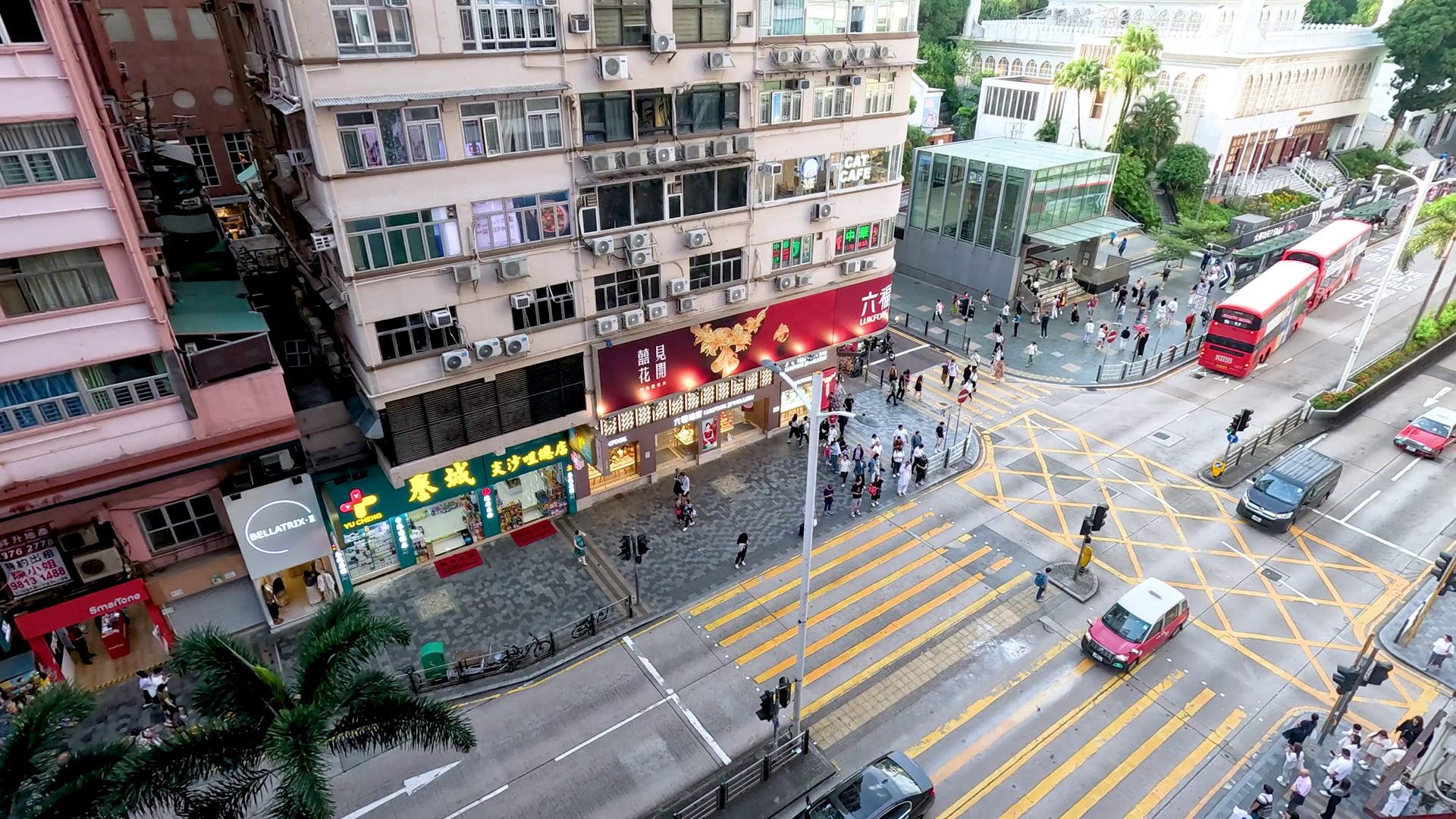 Busy Hong Kong Street Intersection Stock Footage SBV-352539515 ...