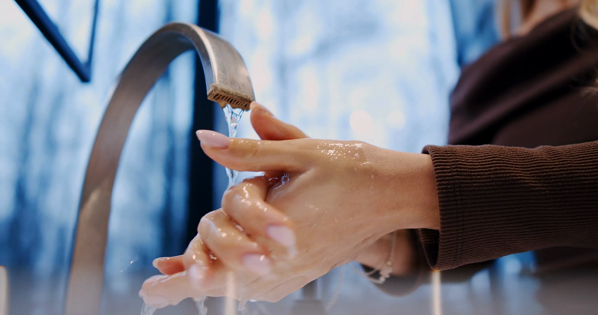 A Woman Demonstrates Handwashing Stock Footage SBV-352327618 - Storyblocks