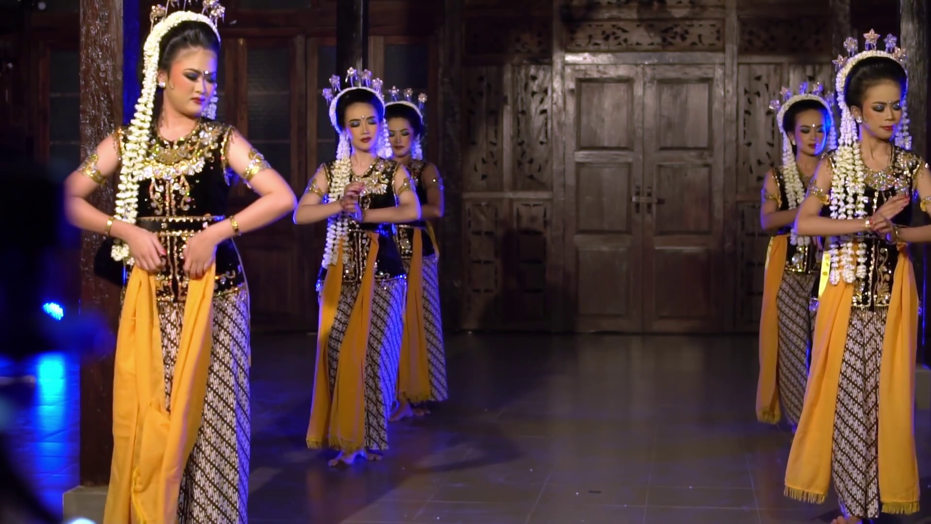 A Group Of Indonesian Dancers Dance Together Stock Footage SBV ...