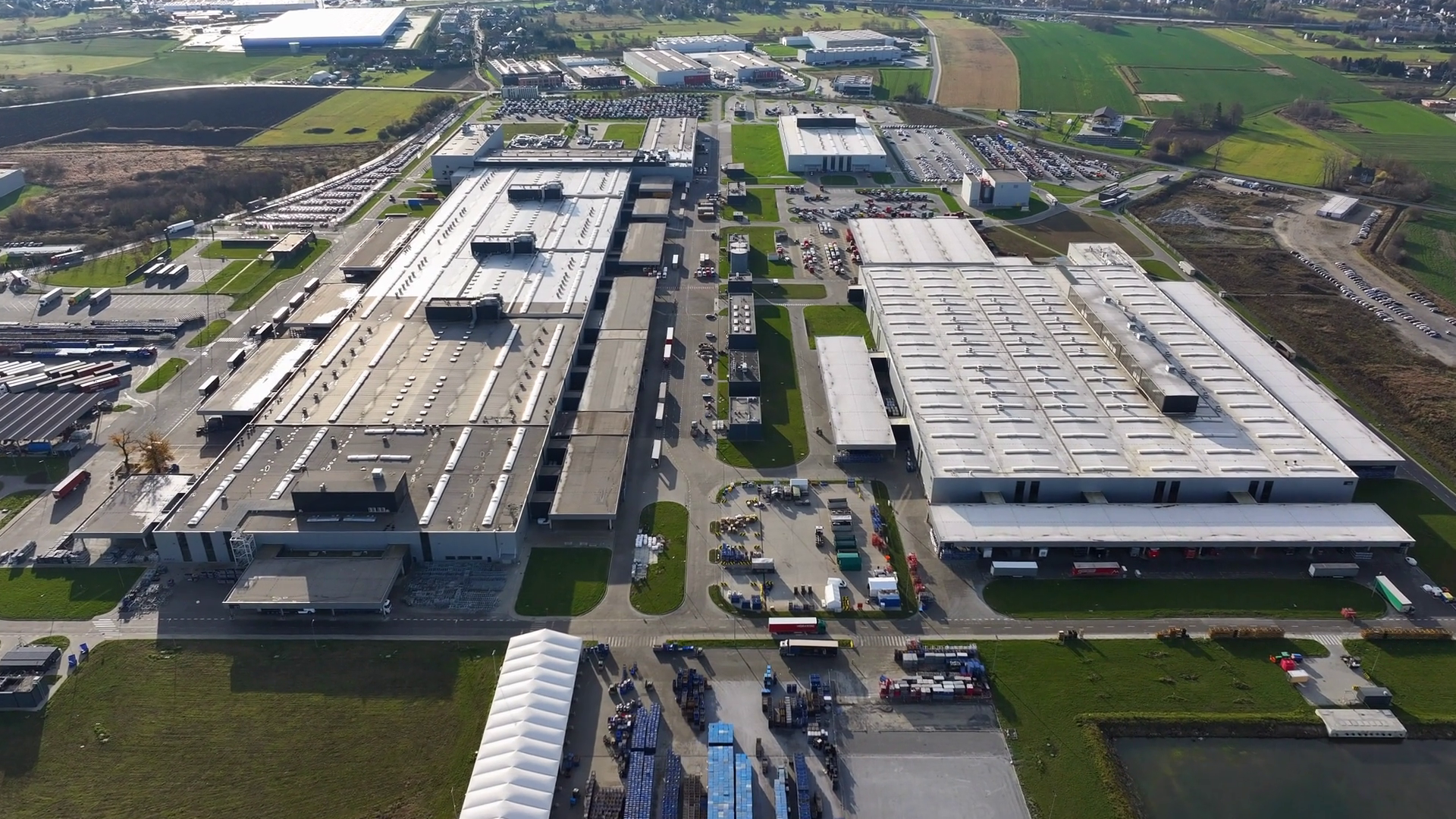 Truck Factory Operations Showcasing Stock Footage SBV-352485578 ...