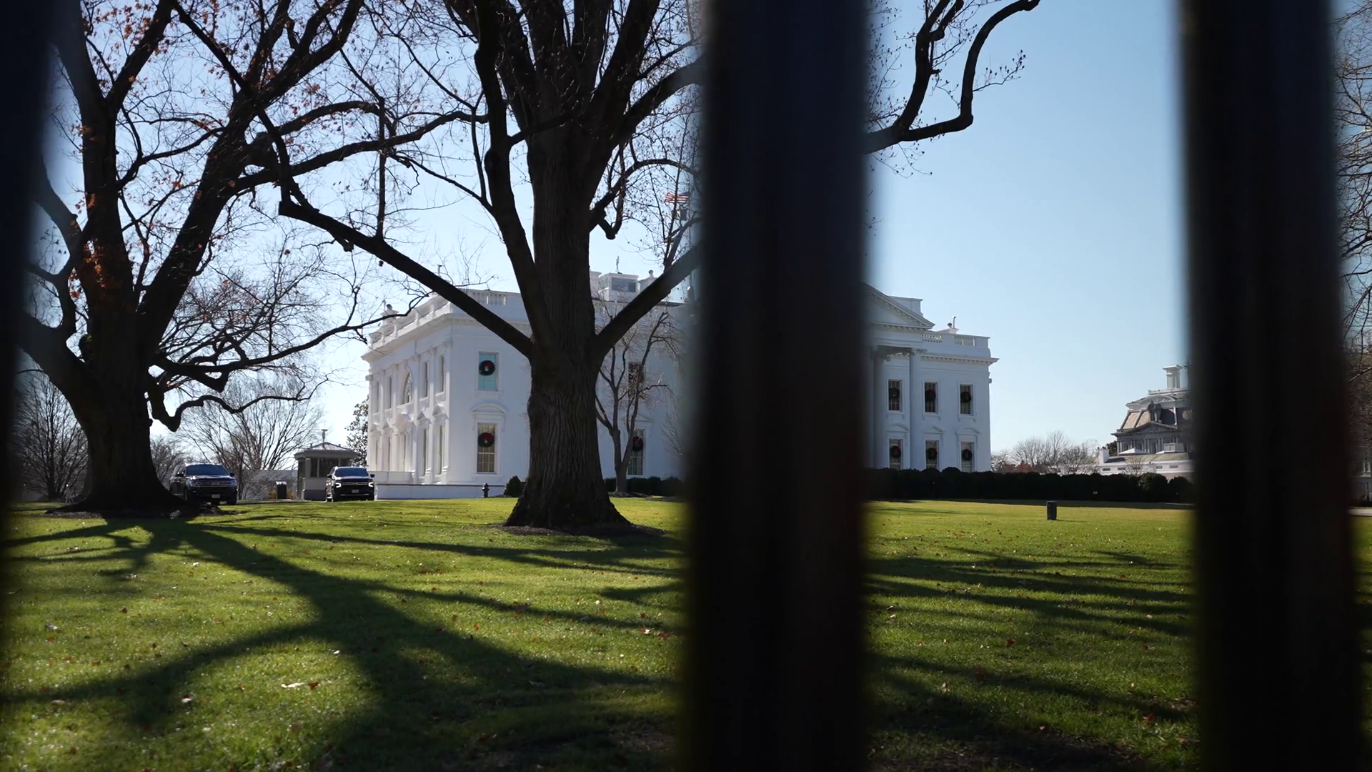 View Of White House Oval Office From Outside Stock Footage SBV ...