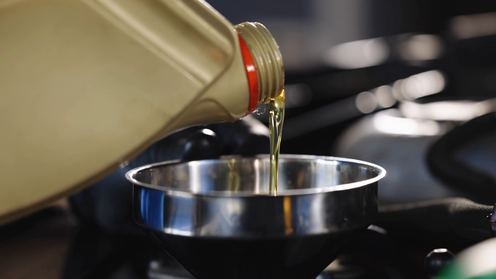 Pouring Oil From Plastic Container Mechanic Stock Footage SBV-351973345 ...