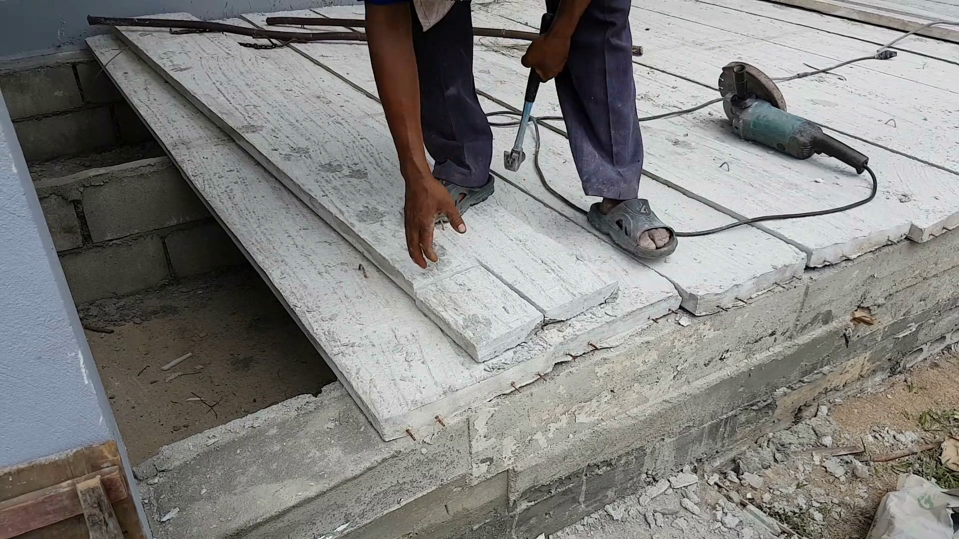 Chiang Rai Thailand September 6 Unidentified Worker Using