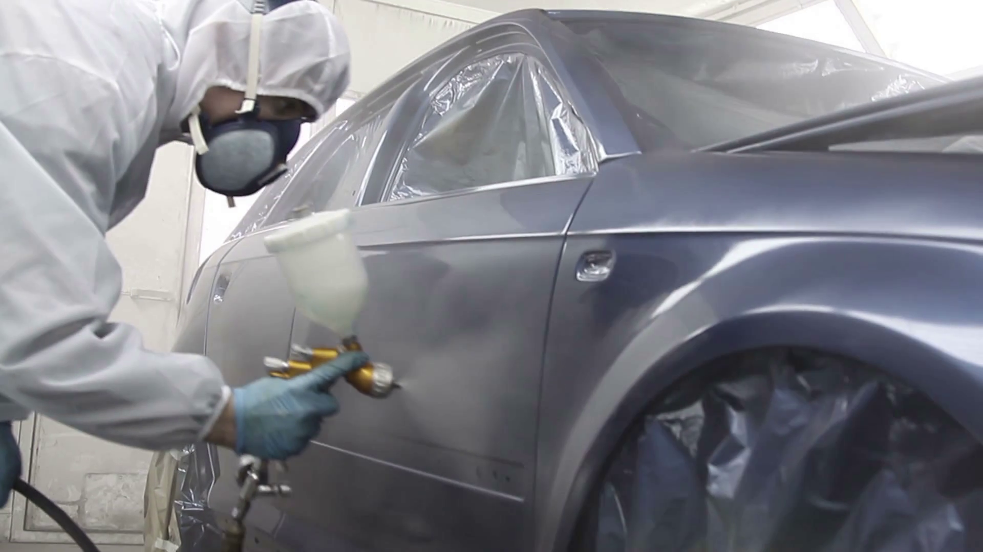 Spraying a car´s door... Stock Video Footage 0013 SBV304415183