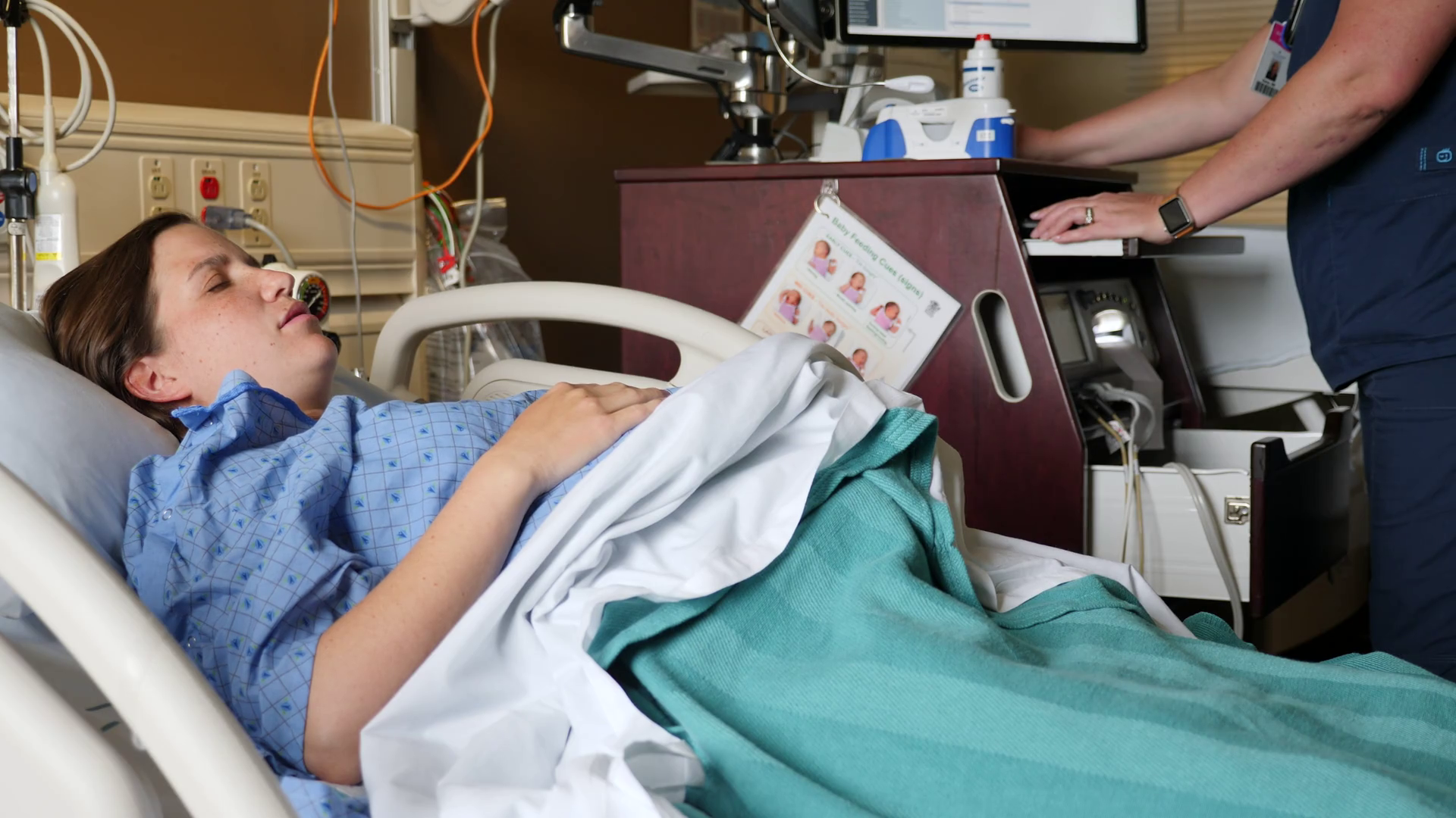 Woman In Labor Prepares To Give Birth In Stock Footage SBV-323173253 ...