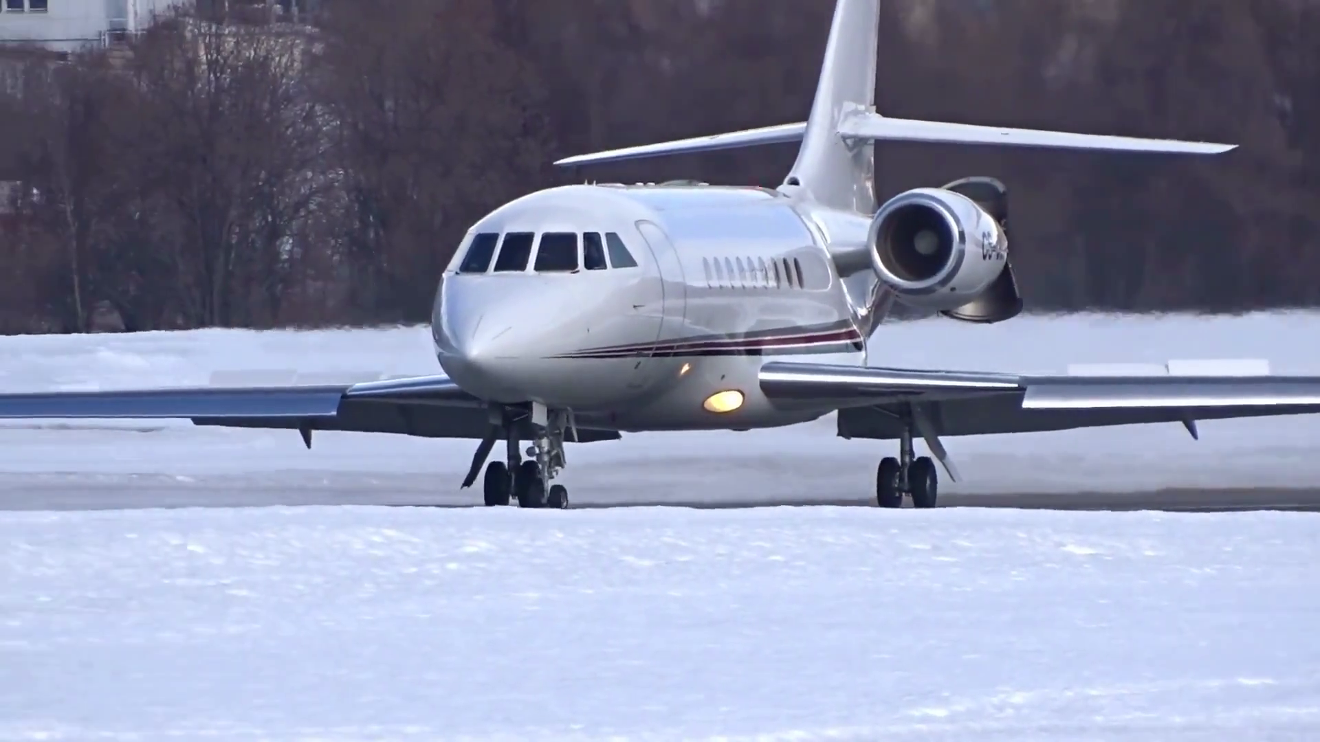 Netjets Dassault Falcon 2000 Business Jet Stock Footage SBV-352763609 ...