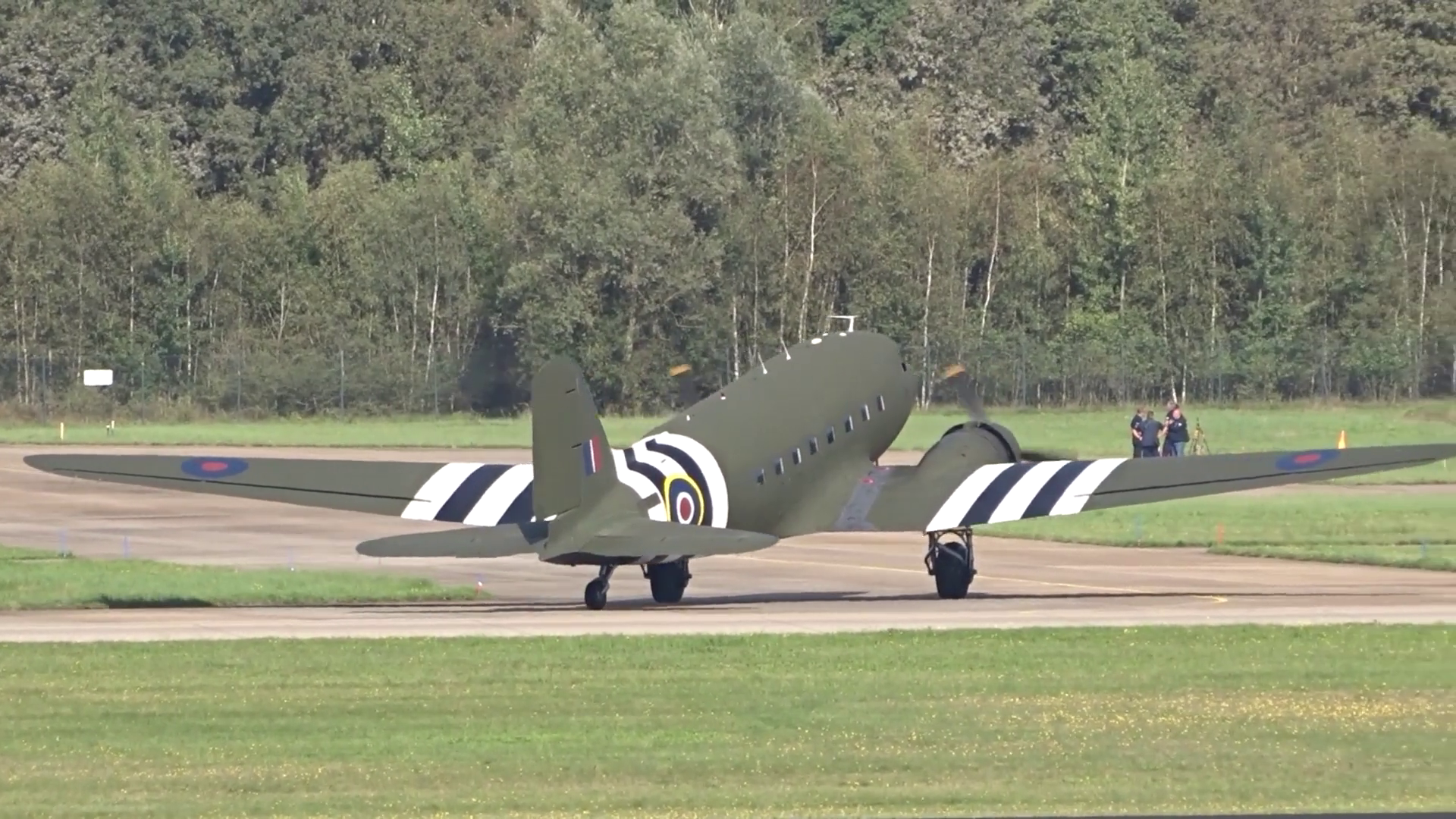 Douglas Dc 3 Taxiing Classic Design Stock Footage SBV-352764815 ...