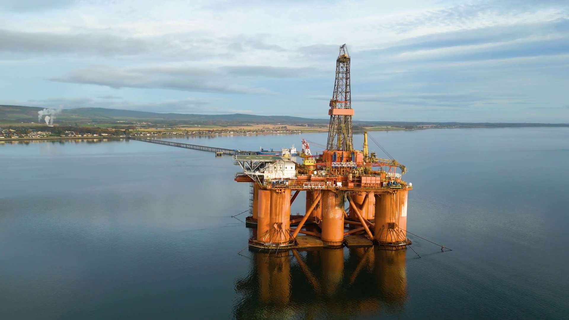 Oil Rig Drilling Platform Parked Estuary Stock Footage SBV-352480191 ...