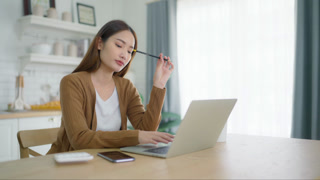 Asian Woman Working Laptop 850