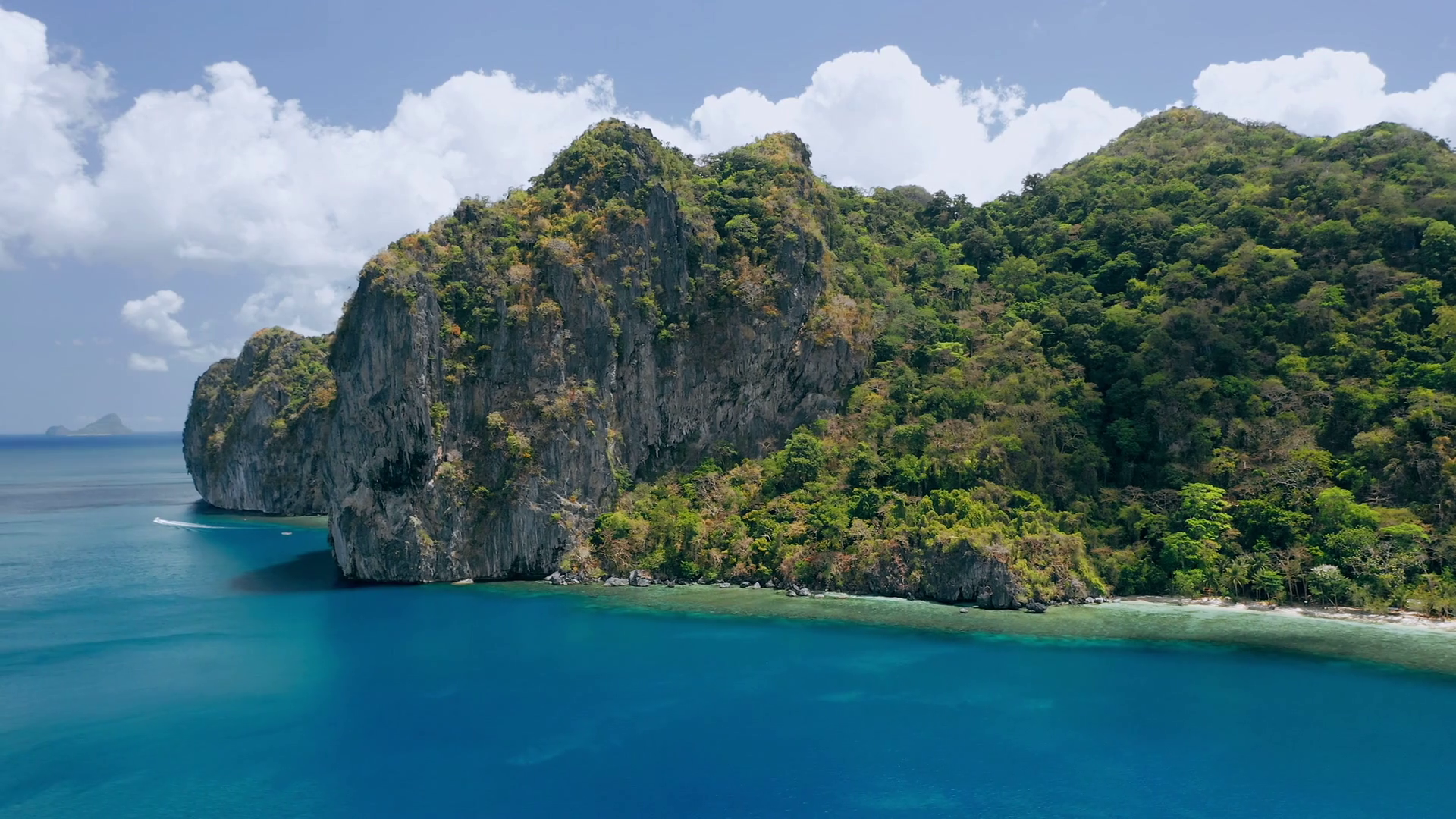 Limestone rocks of Lagen island. El Nido, Palawan, Philippines. Paradise tropical sandy Ipil