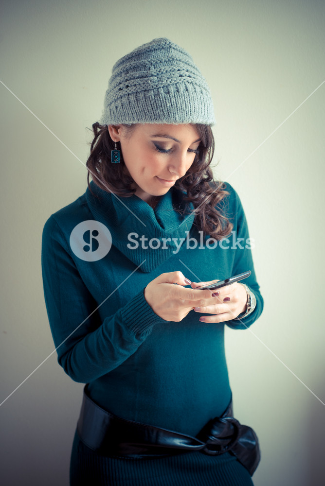 Stylish woman strolling in the autumn city