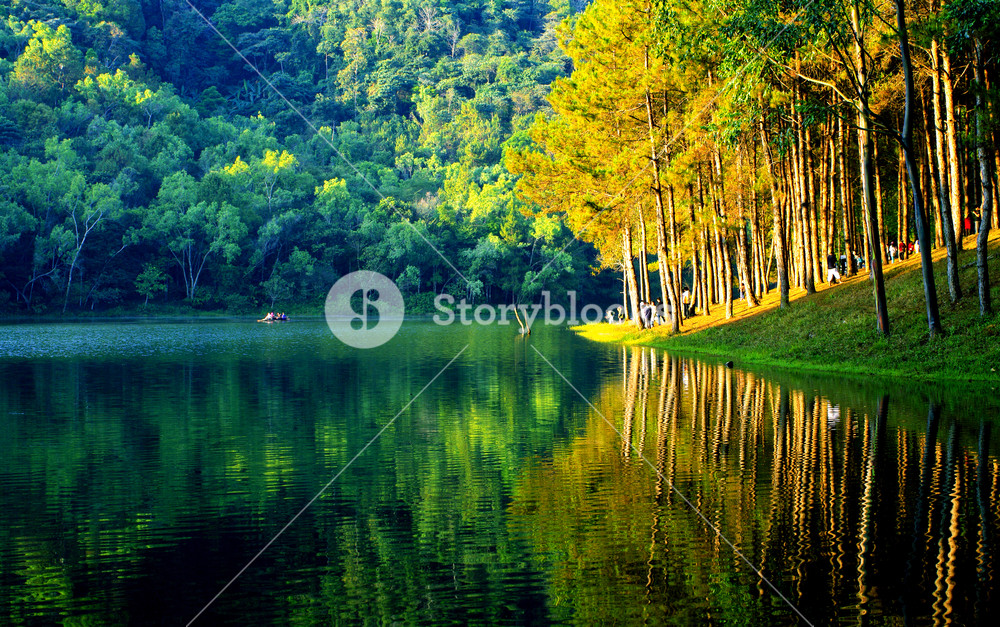 Pang Ung Lake And Mountains Thailand Royalty Free Stock Image Pang Ung Lake And Mountains Thailand Royalty Free Stock Image